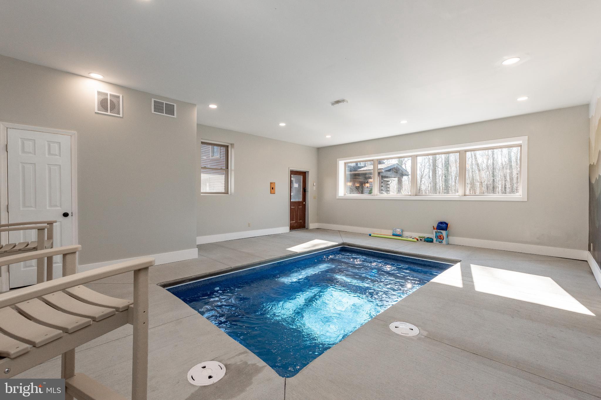 SANDY SHORES - Residential