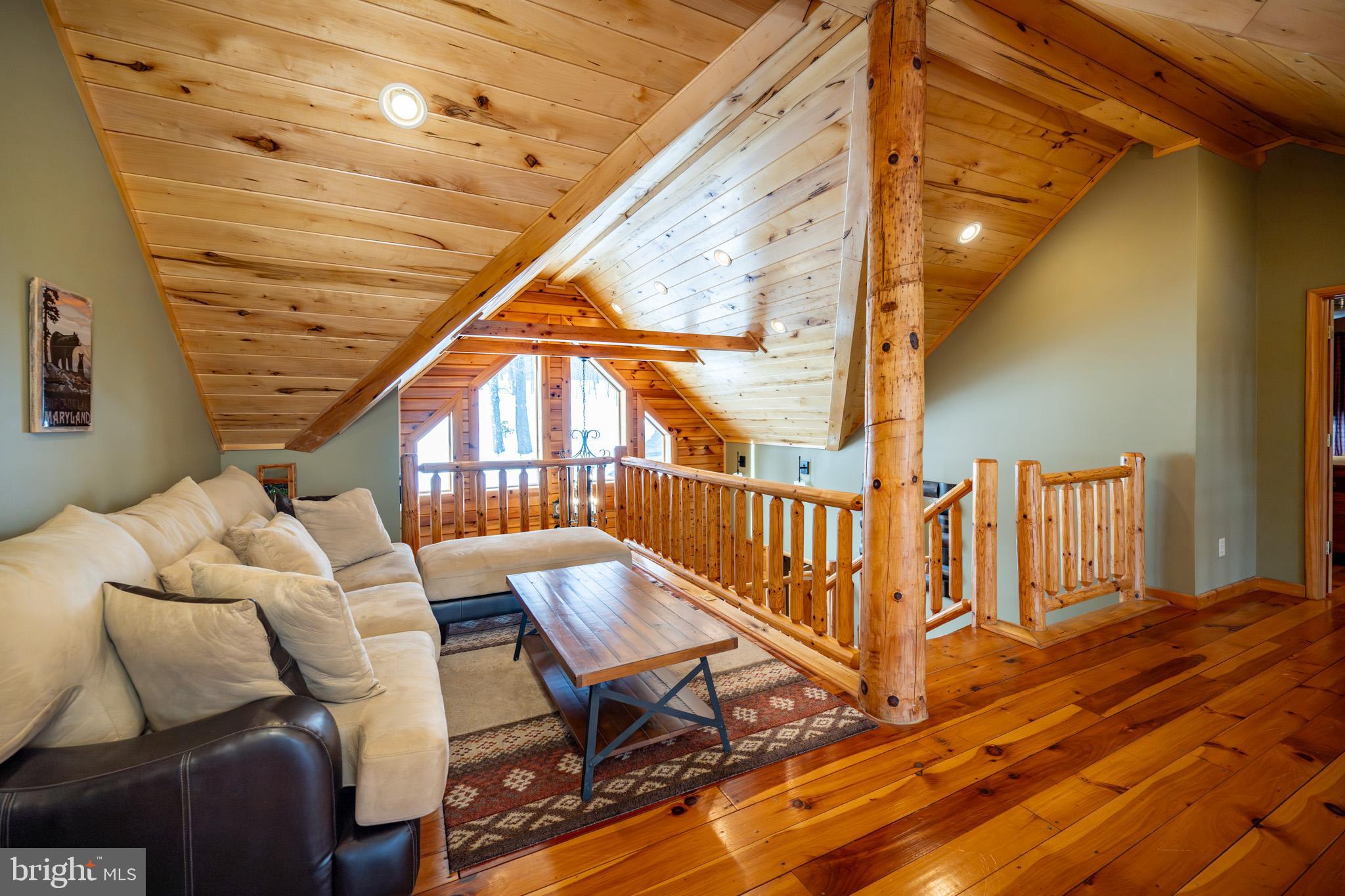 SANDY SHORES - Residential