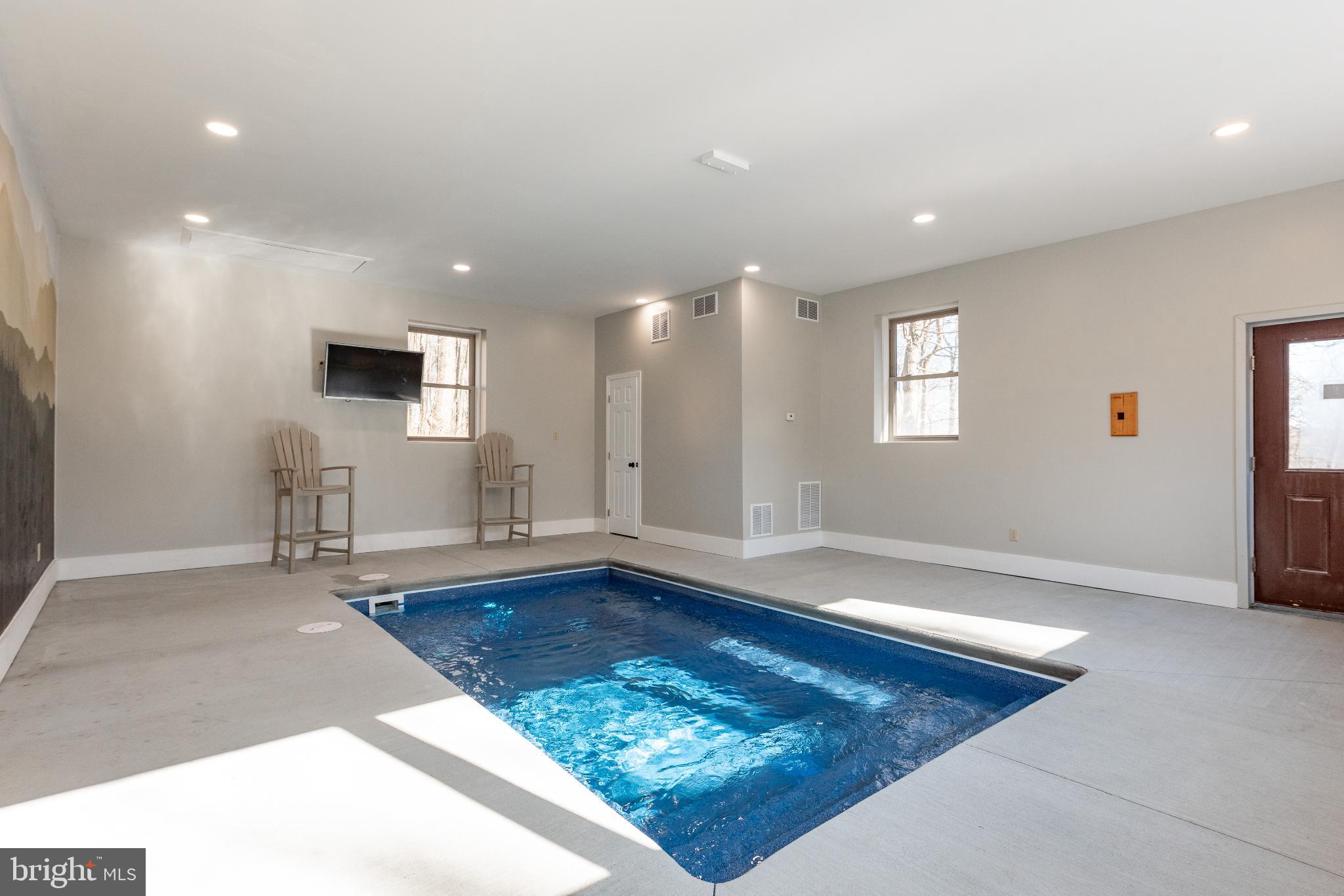 SANDY SHORES - Residential