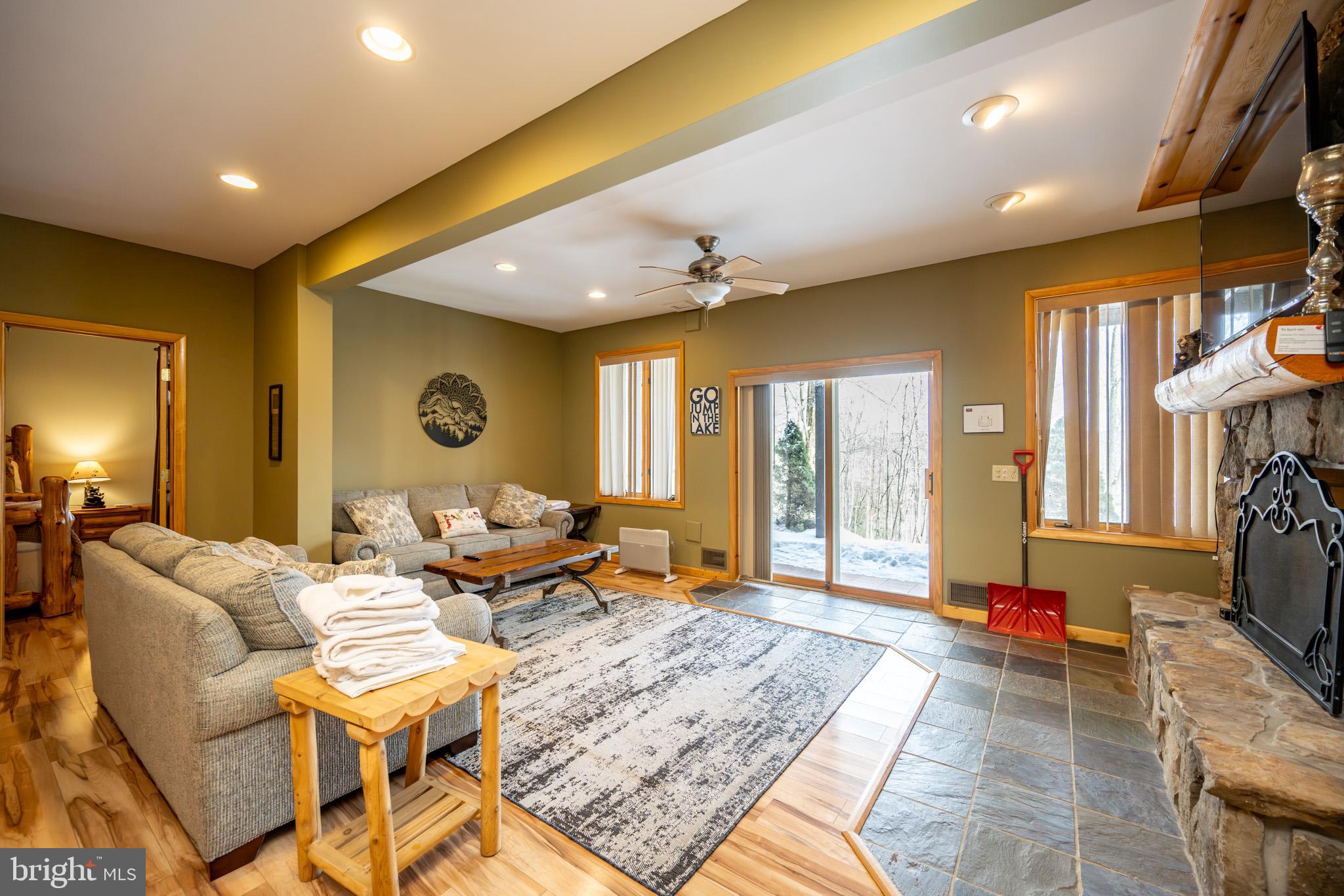 SANDY SHORES - Residential