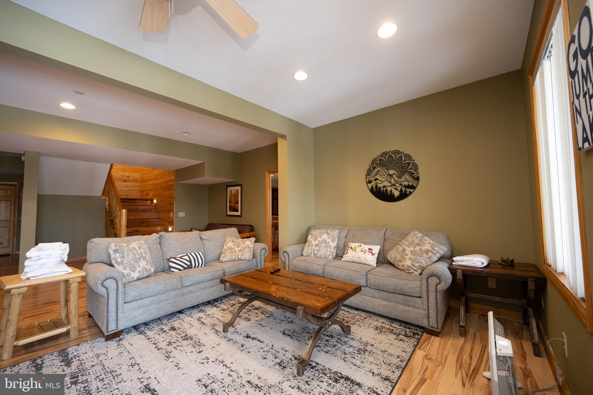 SANDY SHORES - Residential