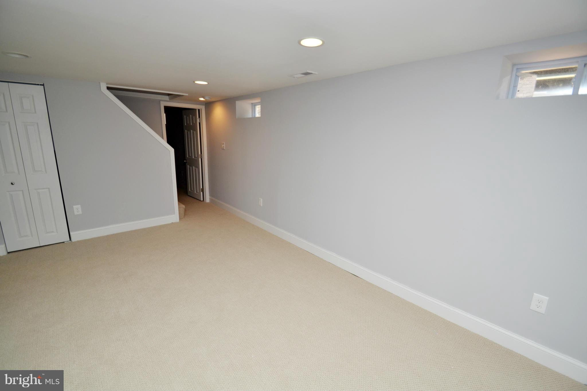 HILLENDALE FARMS - Residential