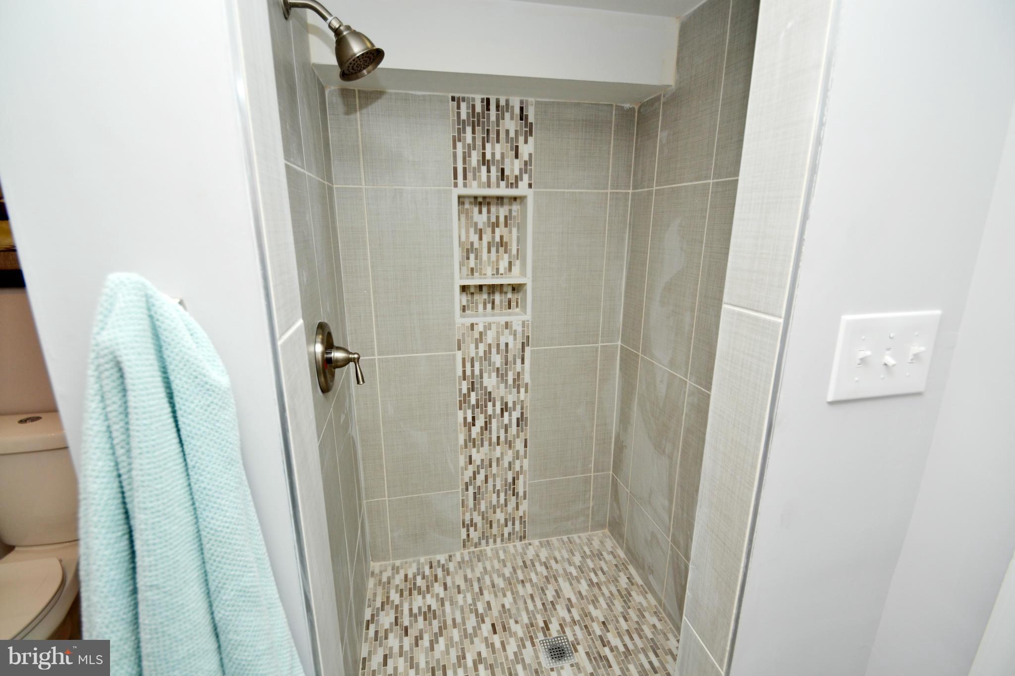 HILLENDALE FARMS - Residential