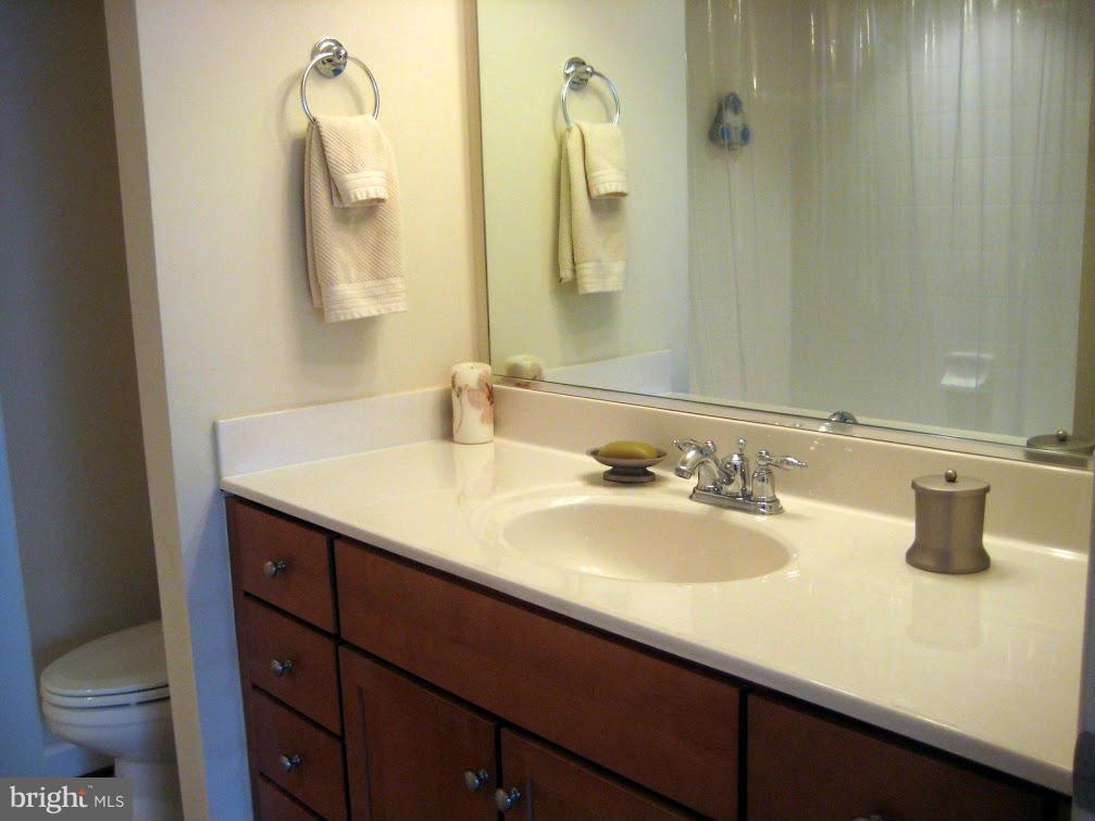 WEST VILLAGE OF SHIRLINGTON - Residential Lease