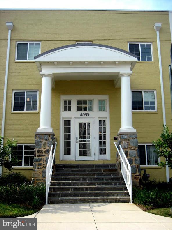 WEST VILLAGE OF SHIRLINGTON - Residential Lease