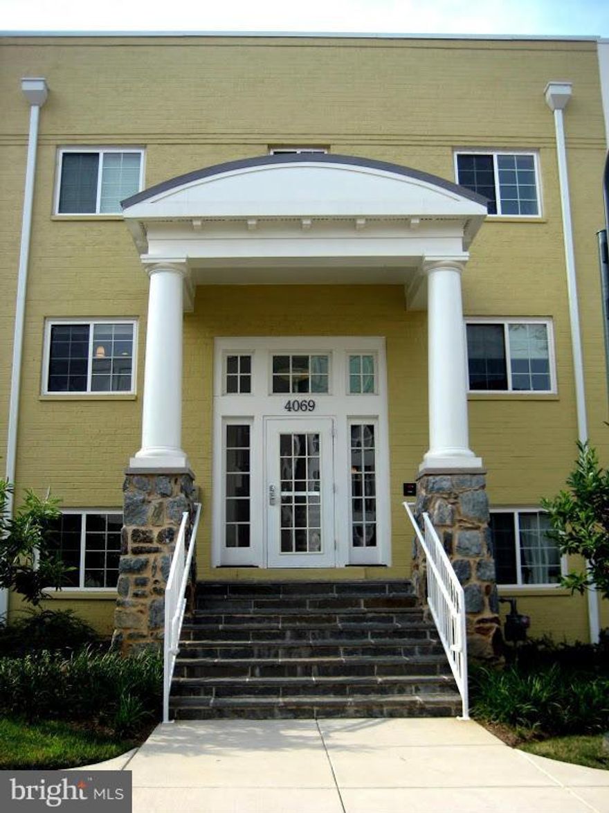 Super home in a fantastic location!  2 Bedroom/2Bath unit with maple/granite/stainless in the kitchen, hardwood floors, sweet balcony, washer and dryer in unit, recessed and pendant lighting, community pool and clubhouse, and some free shuttle services!  Fun place to live and close to so much! Freshly painted and ready to move into!   Don't miss the 12 x 7 storage unit included!