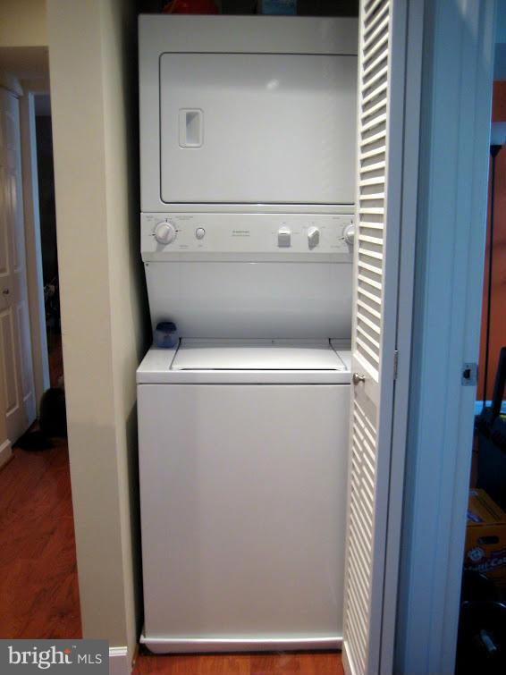 WEST VILLAGE OF SHIRLINGTON - Residential Lease