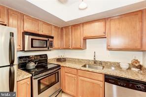 EASTVIEW AT BALLSTON METRO - Residential