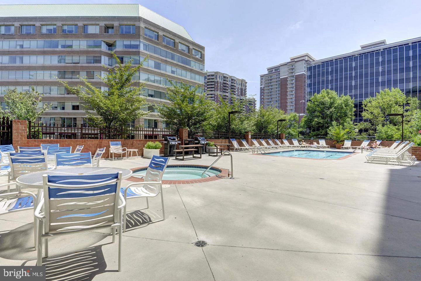 EASTVIEW AT BALLSTON METRO - Residential