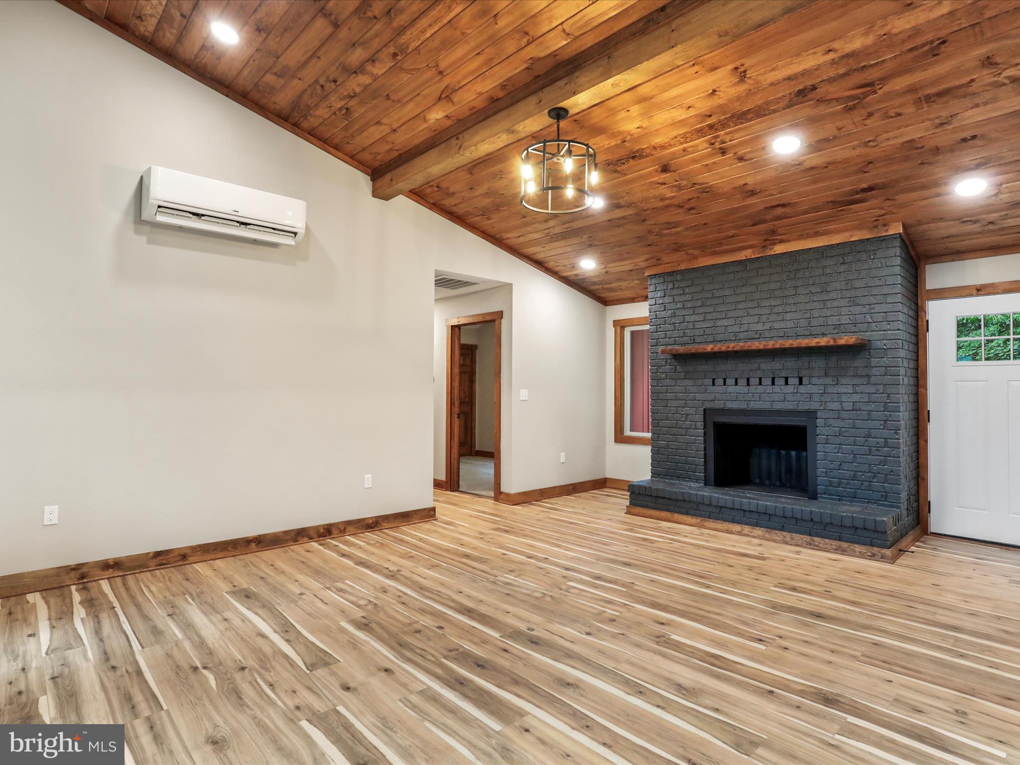 SLEEPY VIEW ESTATES - Residential