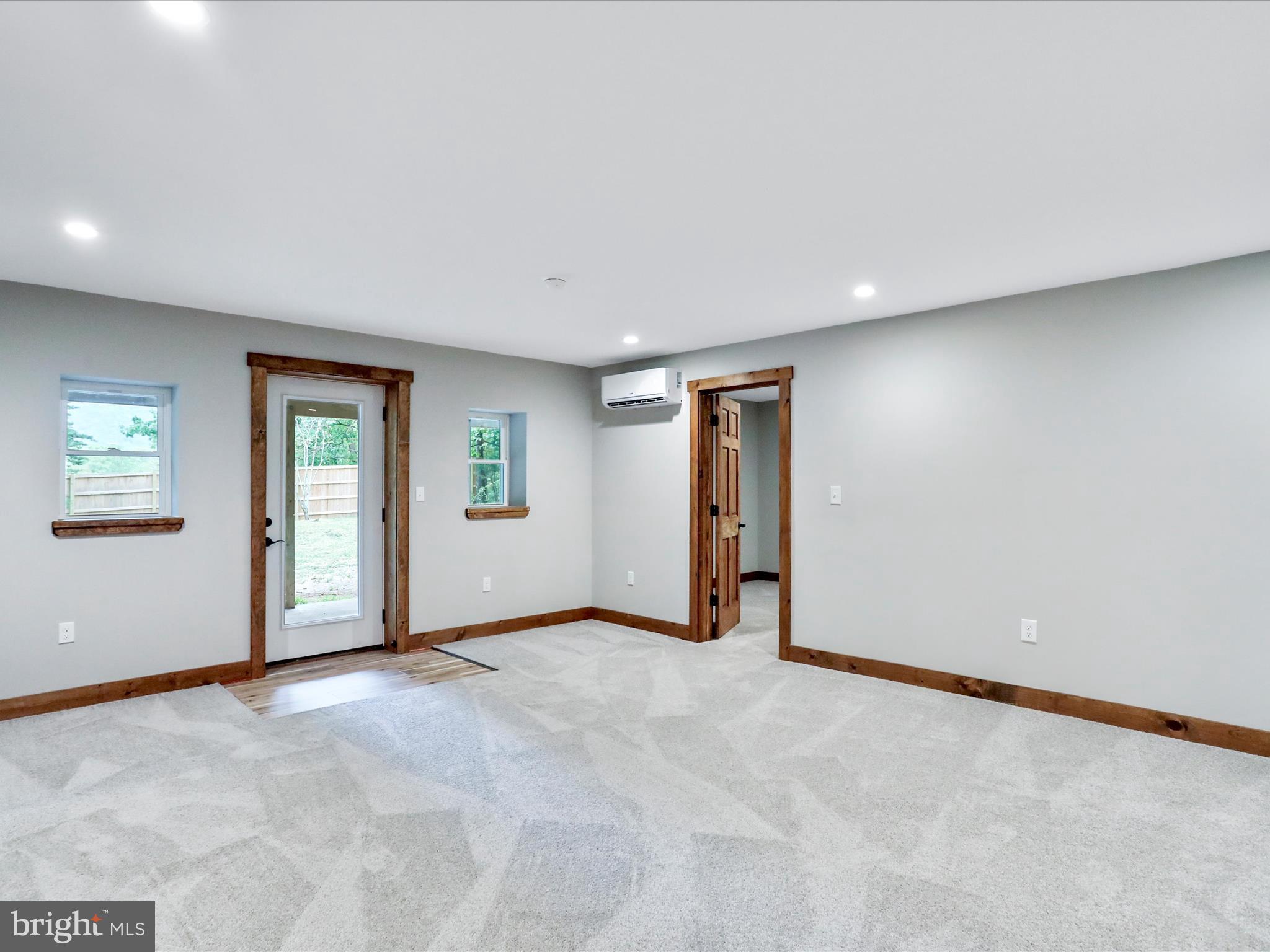 SLEEPY VIEW ESTATES - Residential