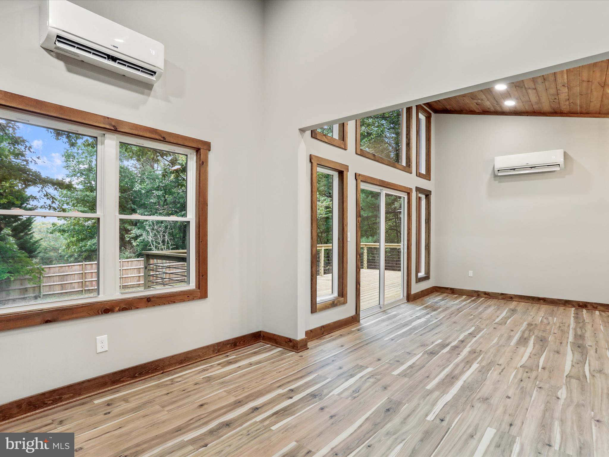 SLEEPY VIEW ESTATES - Residential