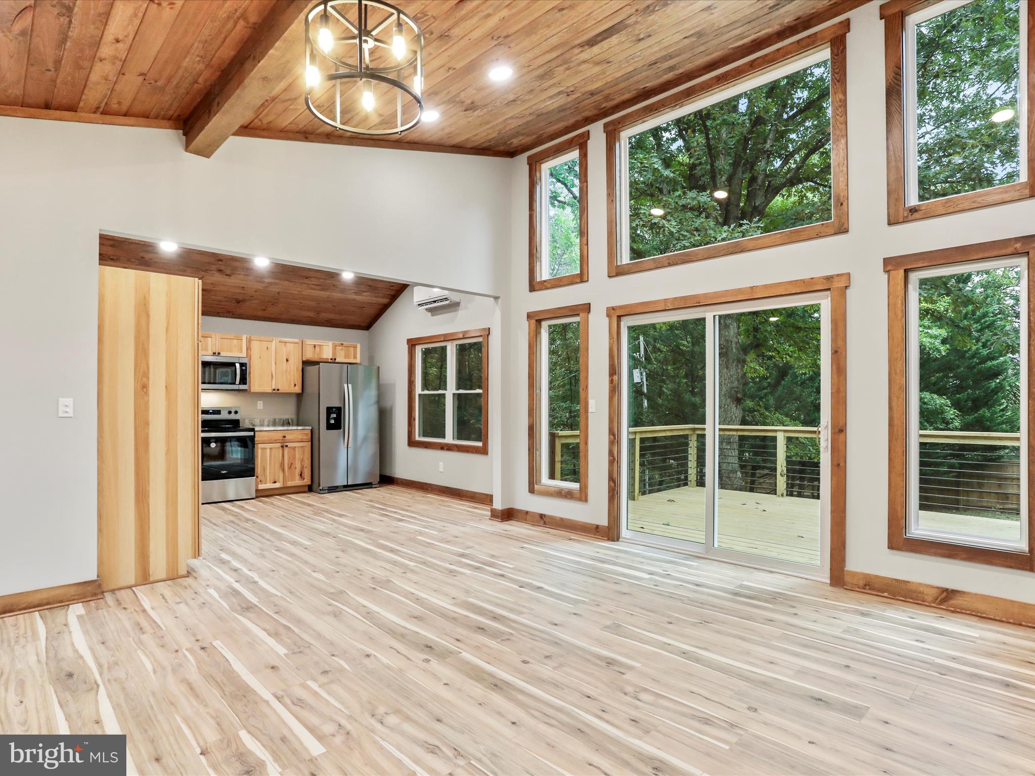 SLEEPY VIEW ESTATES - Residential