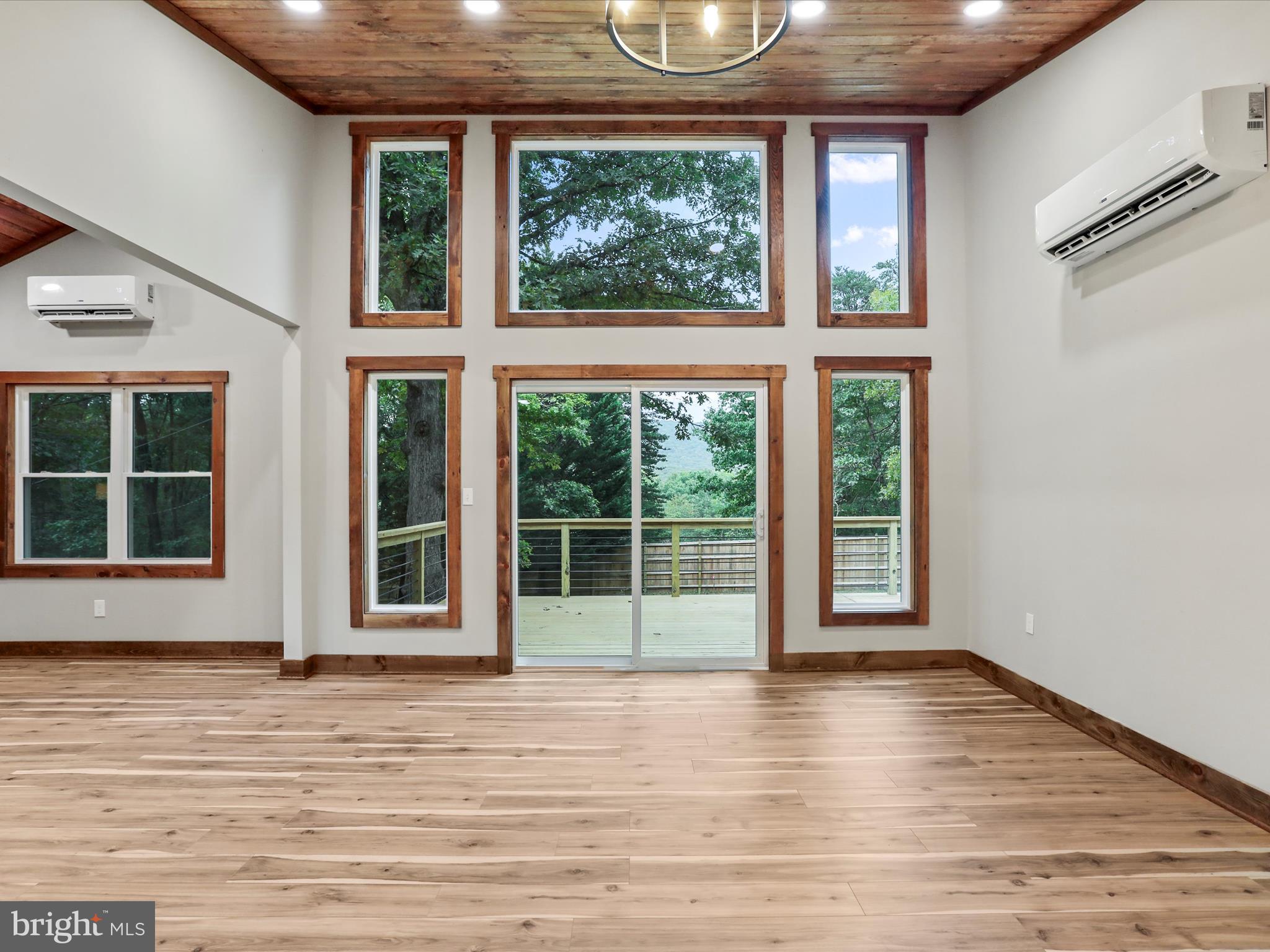 SLEEPY VIEW ESTATES - Residential