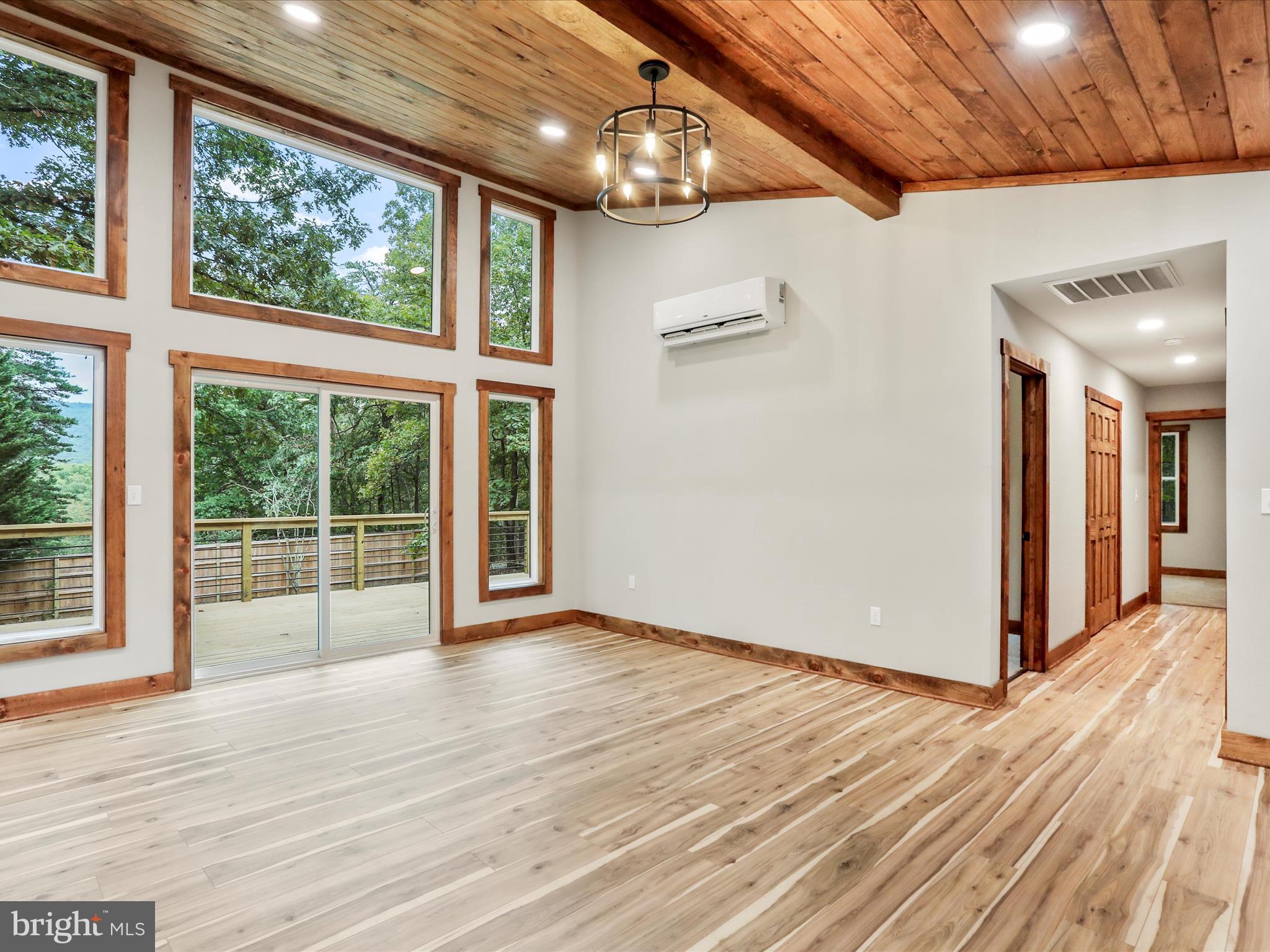 SLEEPY VIEW ESTATES - Residential