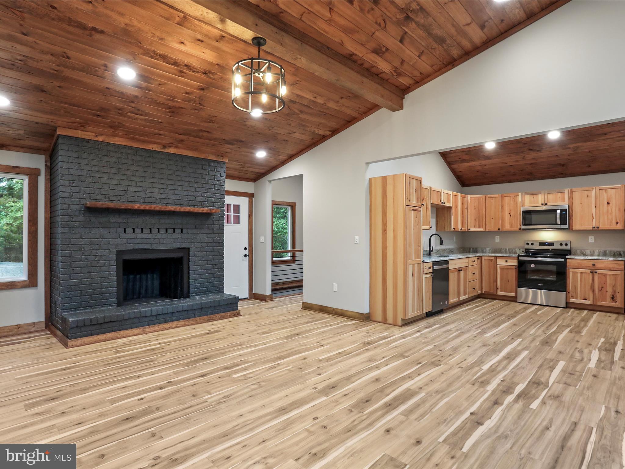 SLEEPY VIEW ESTATES - Residential