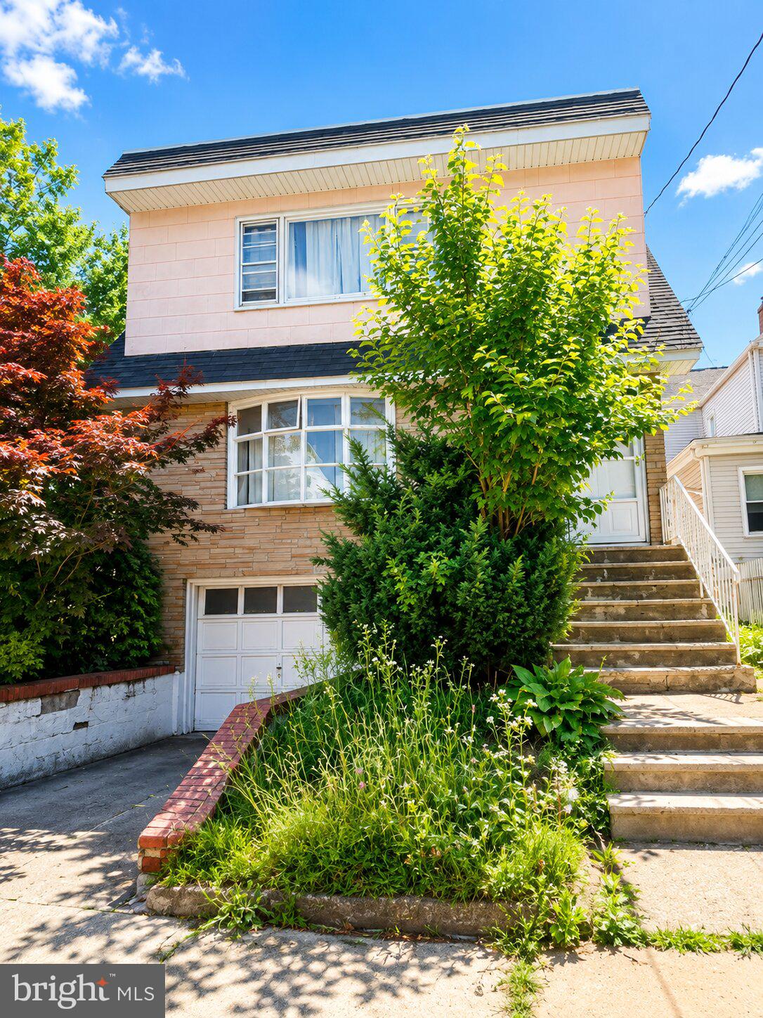 52 VALLEY ST