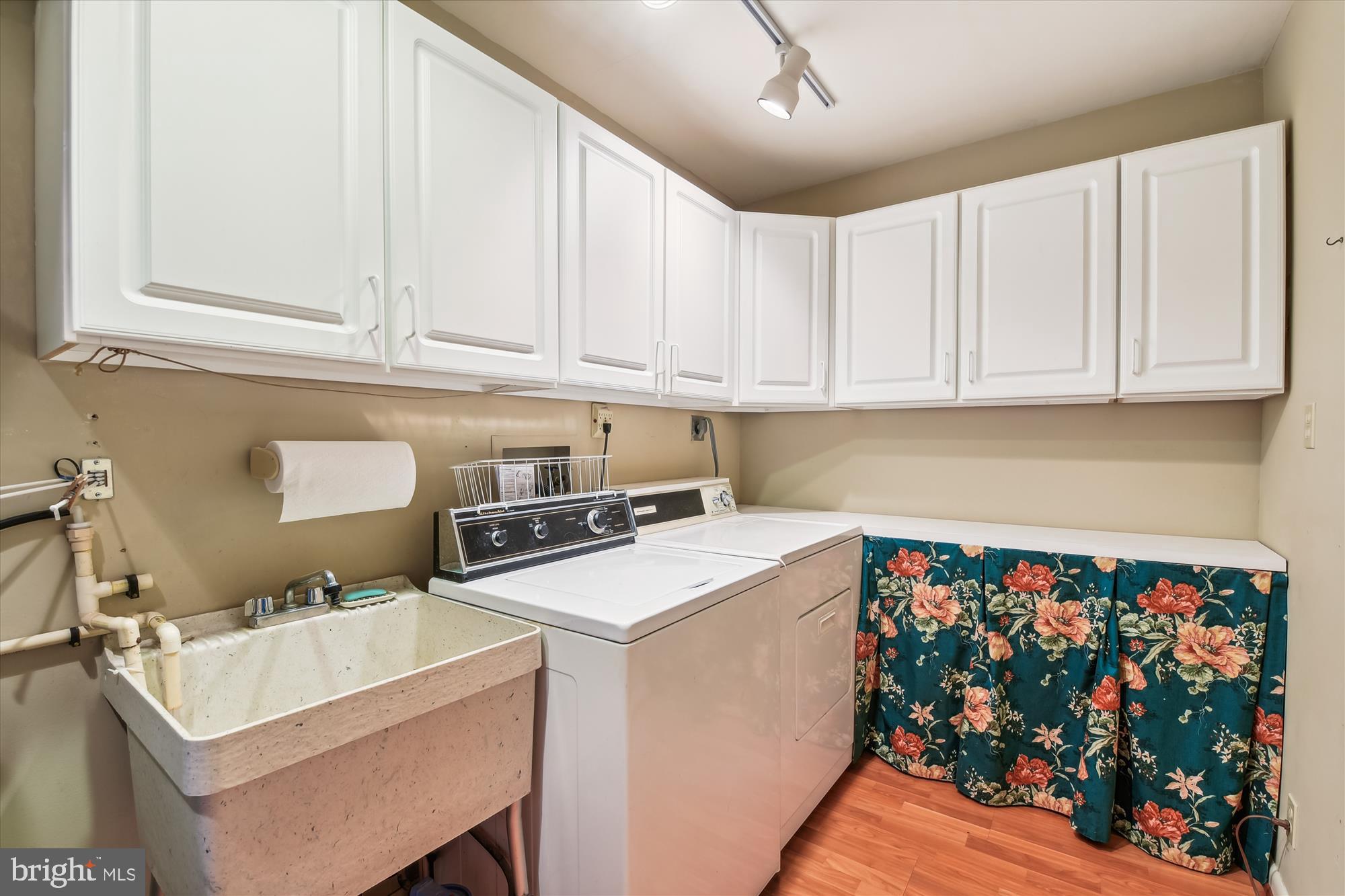 PRIESTFORD HILLS - Residential