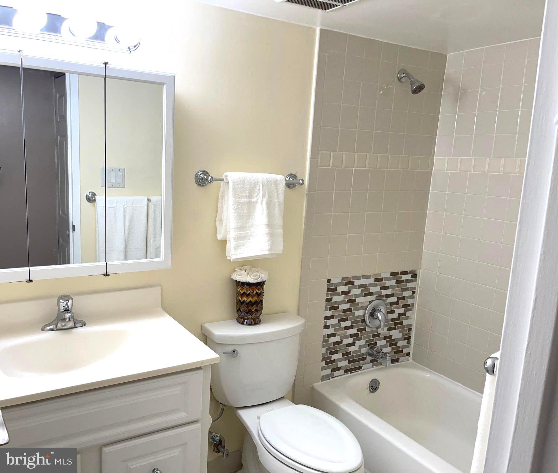 HAWTHORNE VILLAGE - Residential Lease