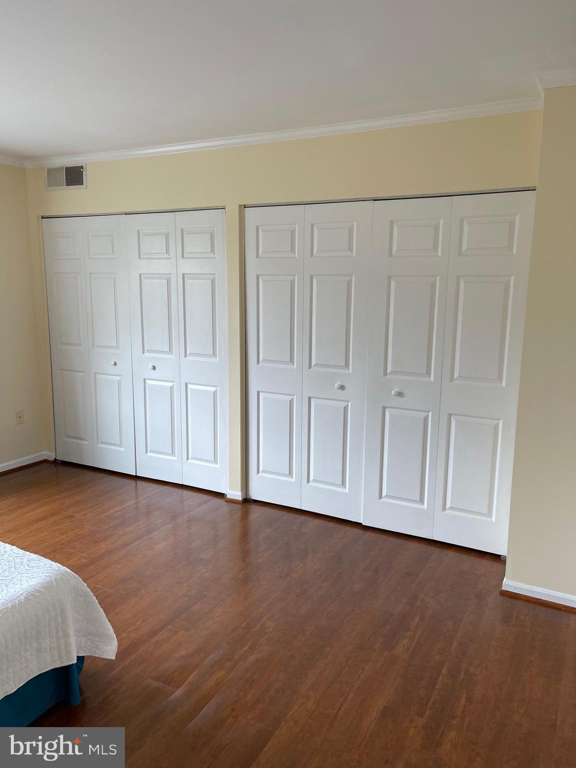 HAWTHORNE VILLAGE - Residential Lease