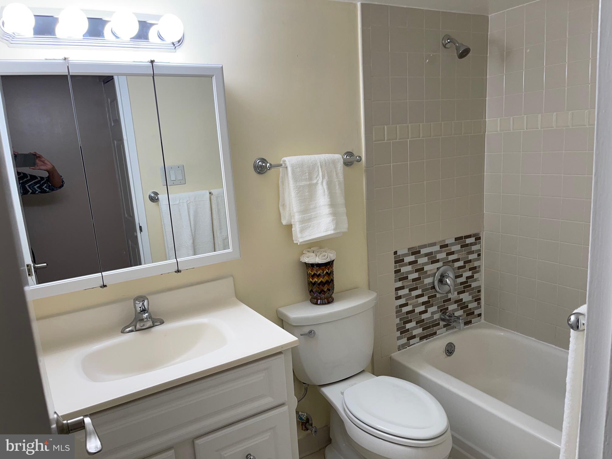 HAWTHORNE VILLAGE - Residential Lease