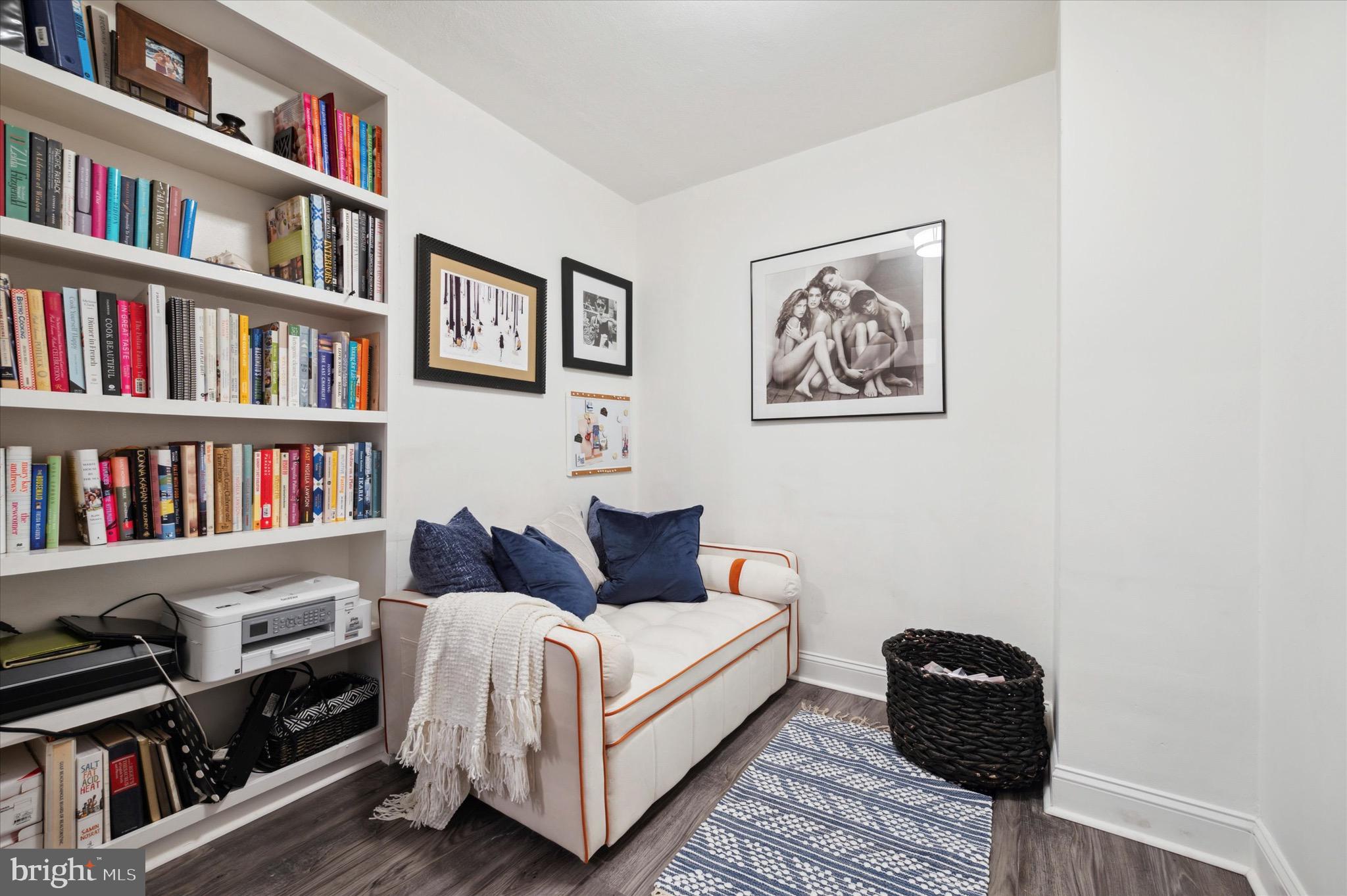 SOCIETY HILL - Residential