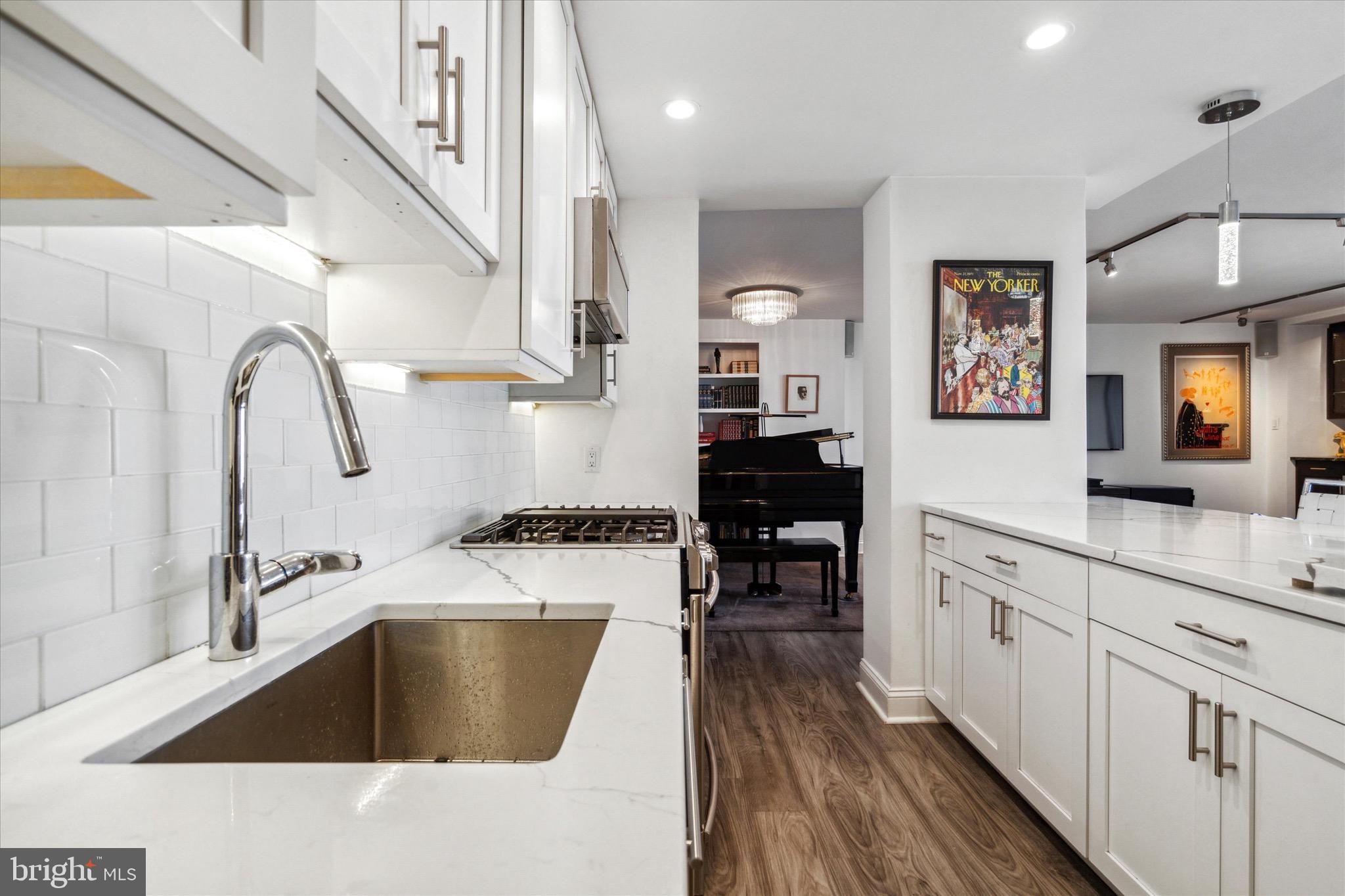 SOCIETY HILL - Residential