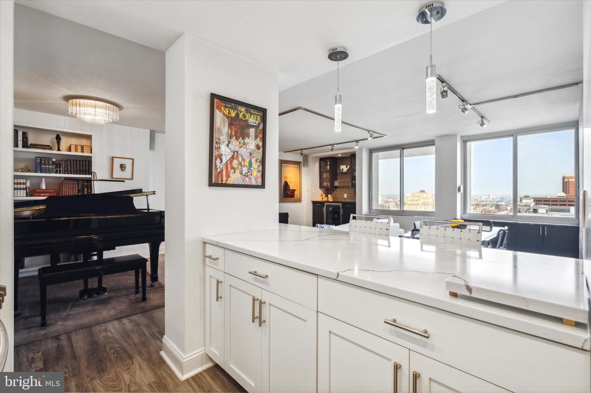 SOCIETY HILL - Residential