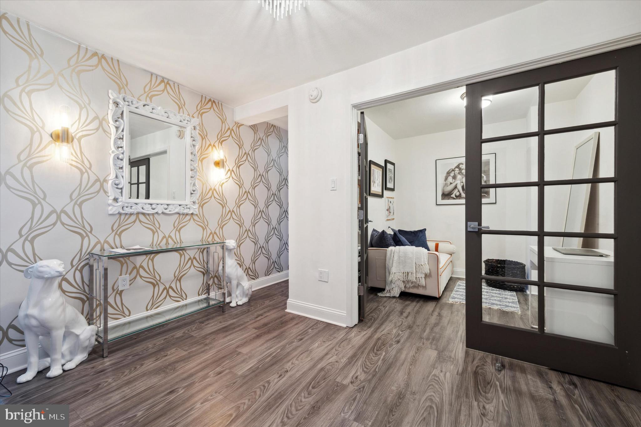 SOCIETY HILL - Residential