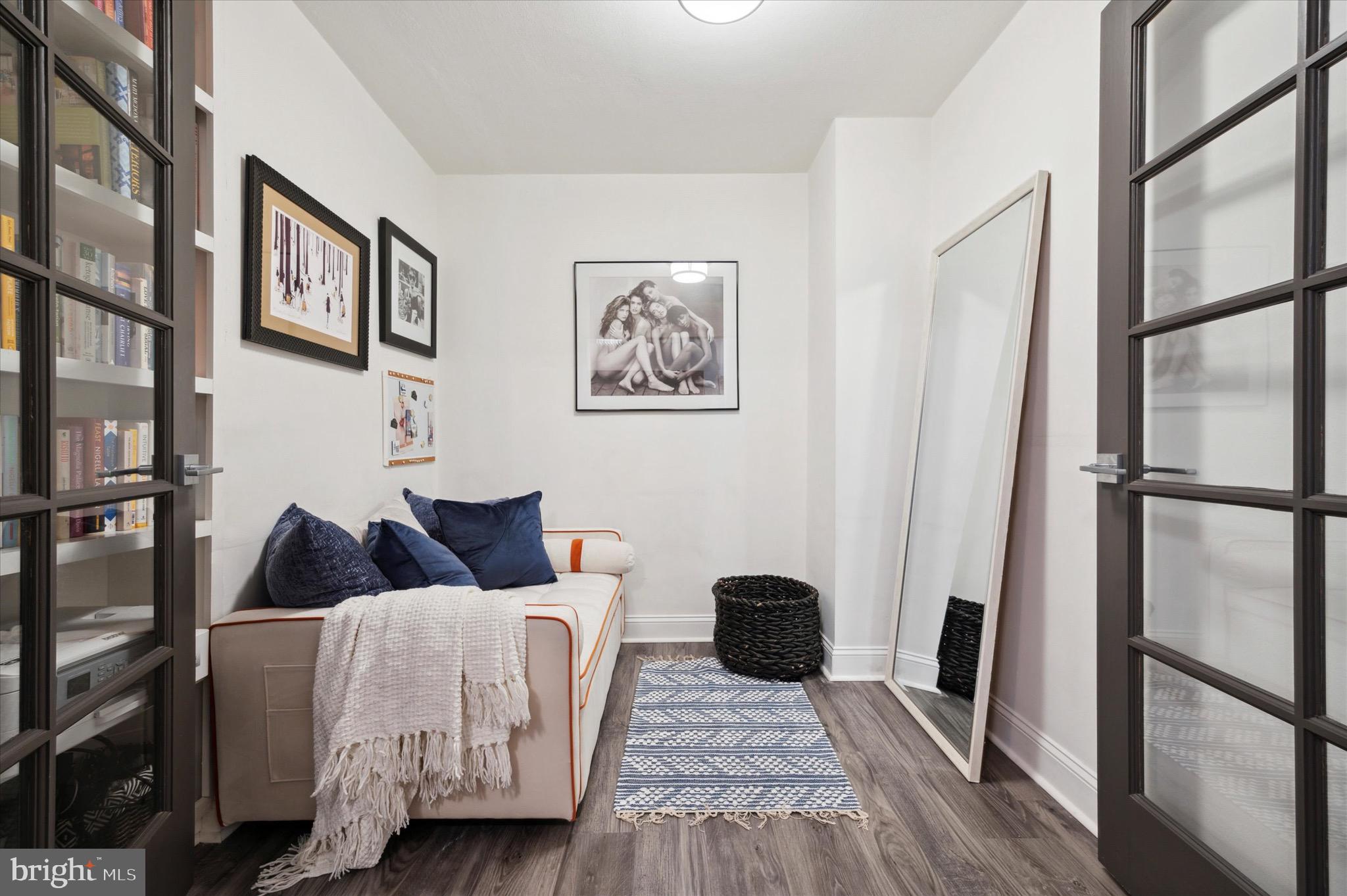 SOCIETY HILL - Residential
