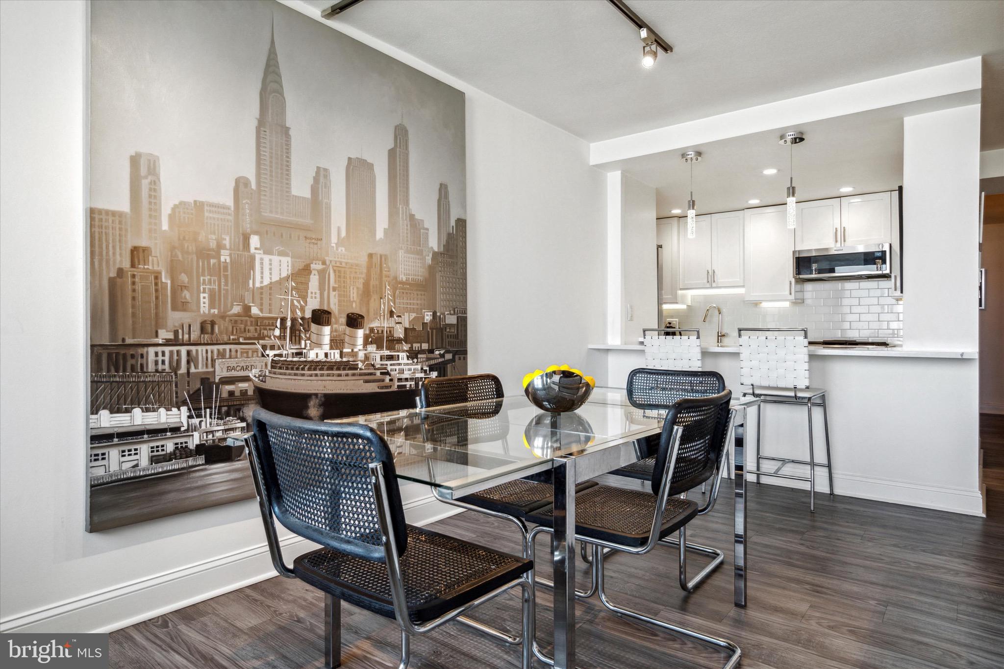 SOCIETY HILL - Residential