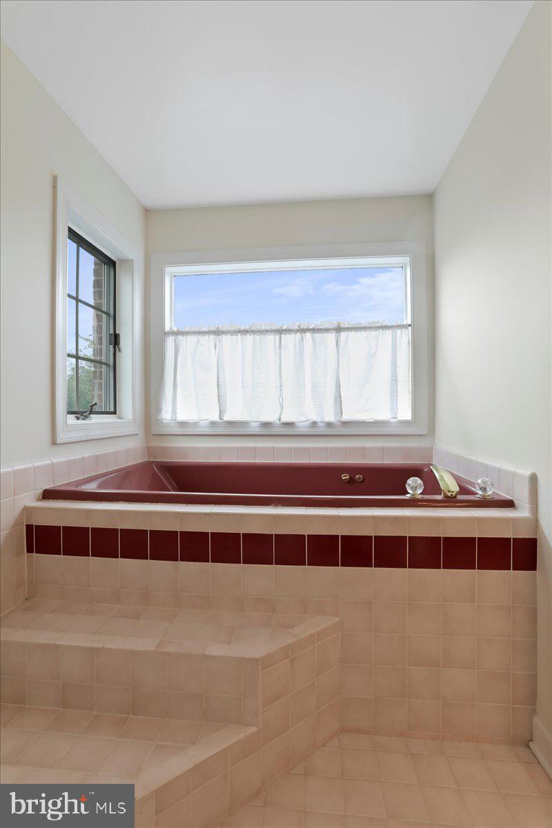 LOCUST HILL - Residential