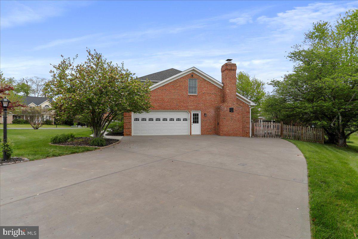 LOCUST HILL - Residential