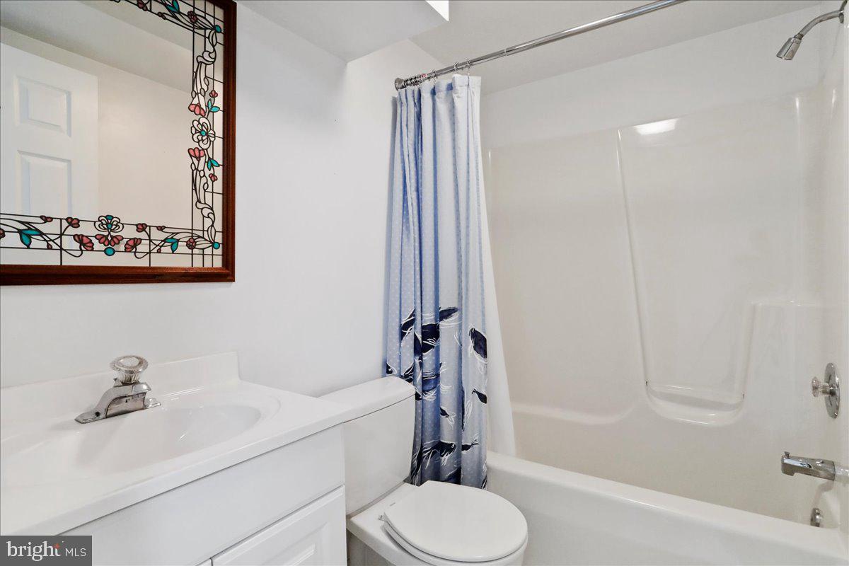 LOCUST HILL - Residential