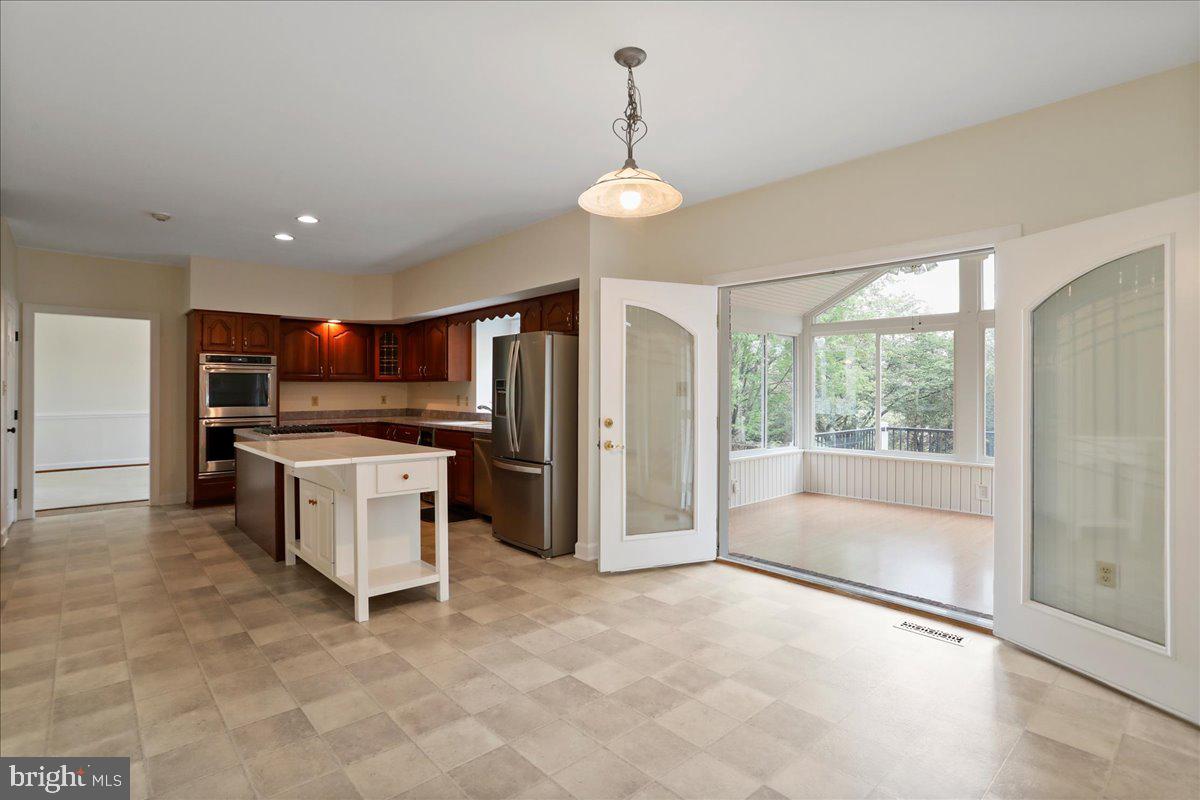 LOCUST HILL - Residential