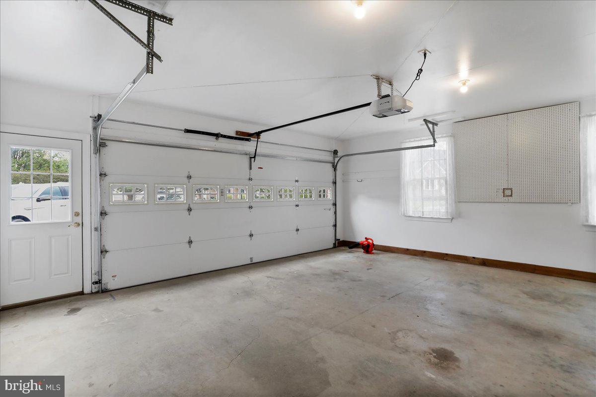 LOCUST HILL - Residential