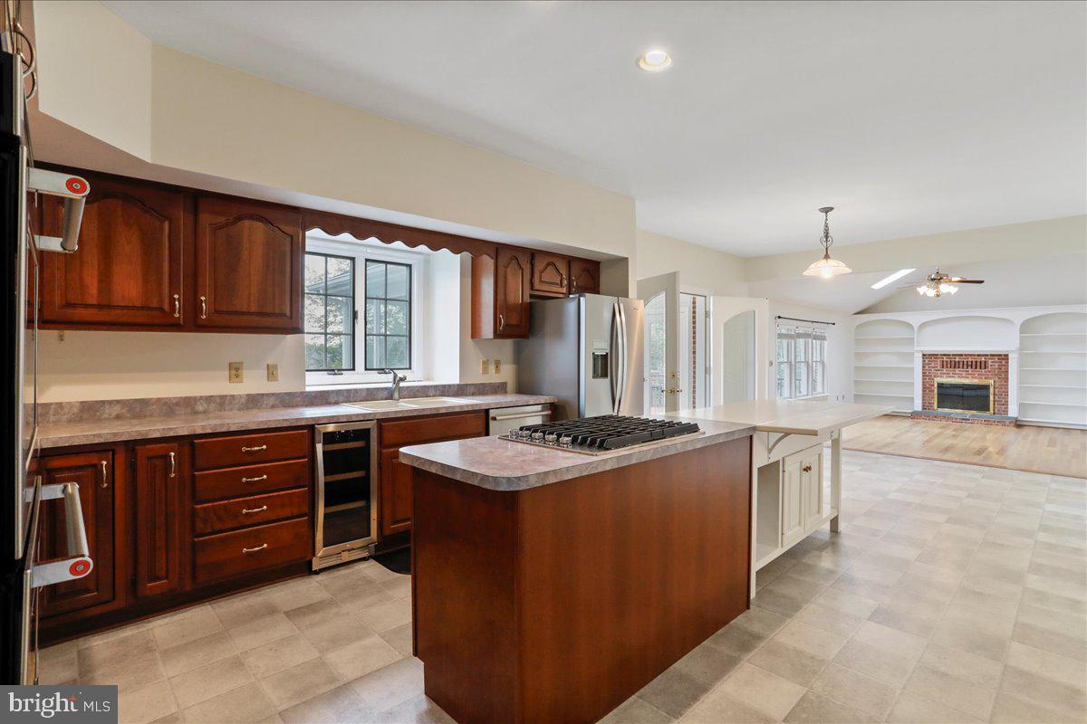 LOCUST HILL - Residential