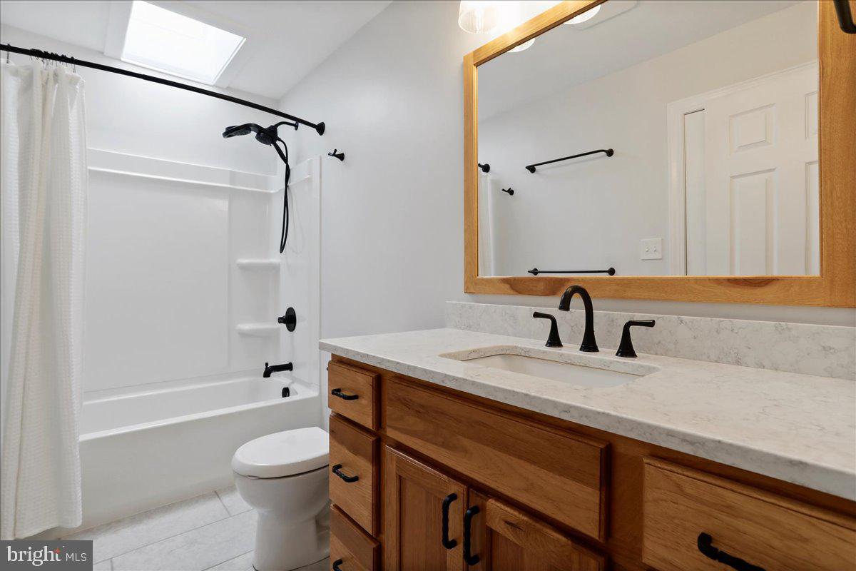 LOCUST HILL - Residential