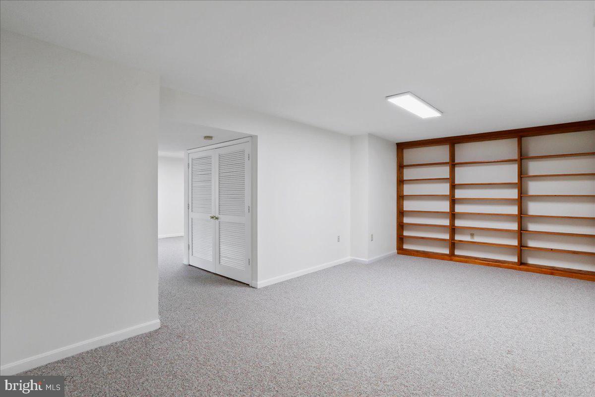 LOCUST HILL - Residential