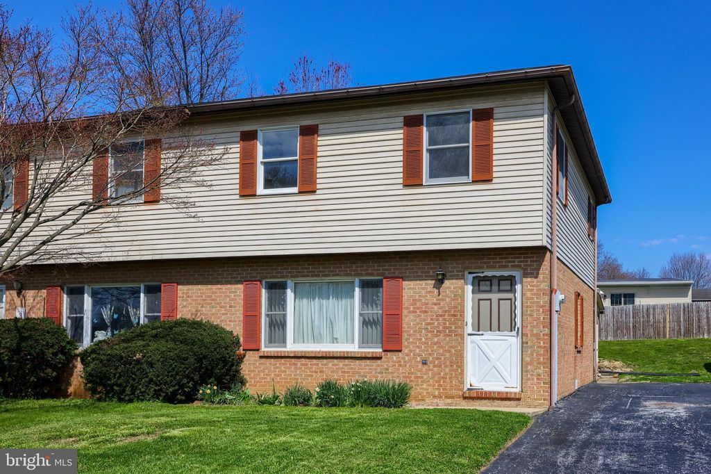 Photo of 1265 STAMANS LN, COLUMBIA, PA 17512 (MLS # PALA2033140)