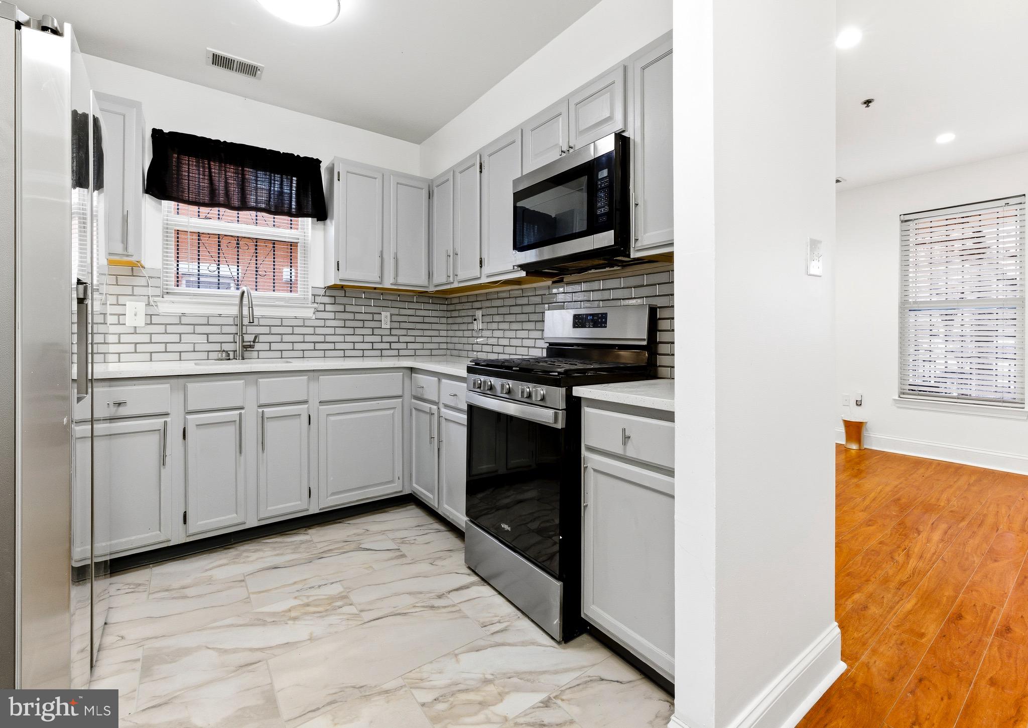 576 WASHINGTON STREET