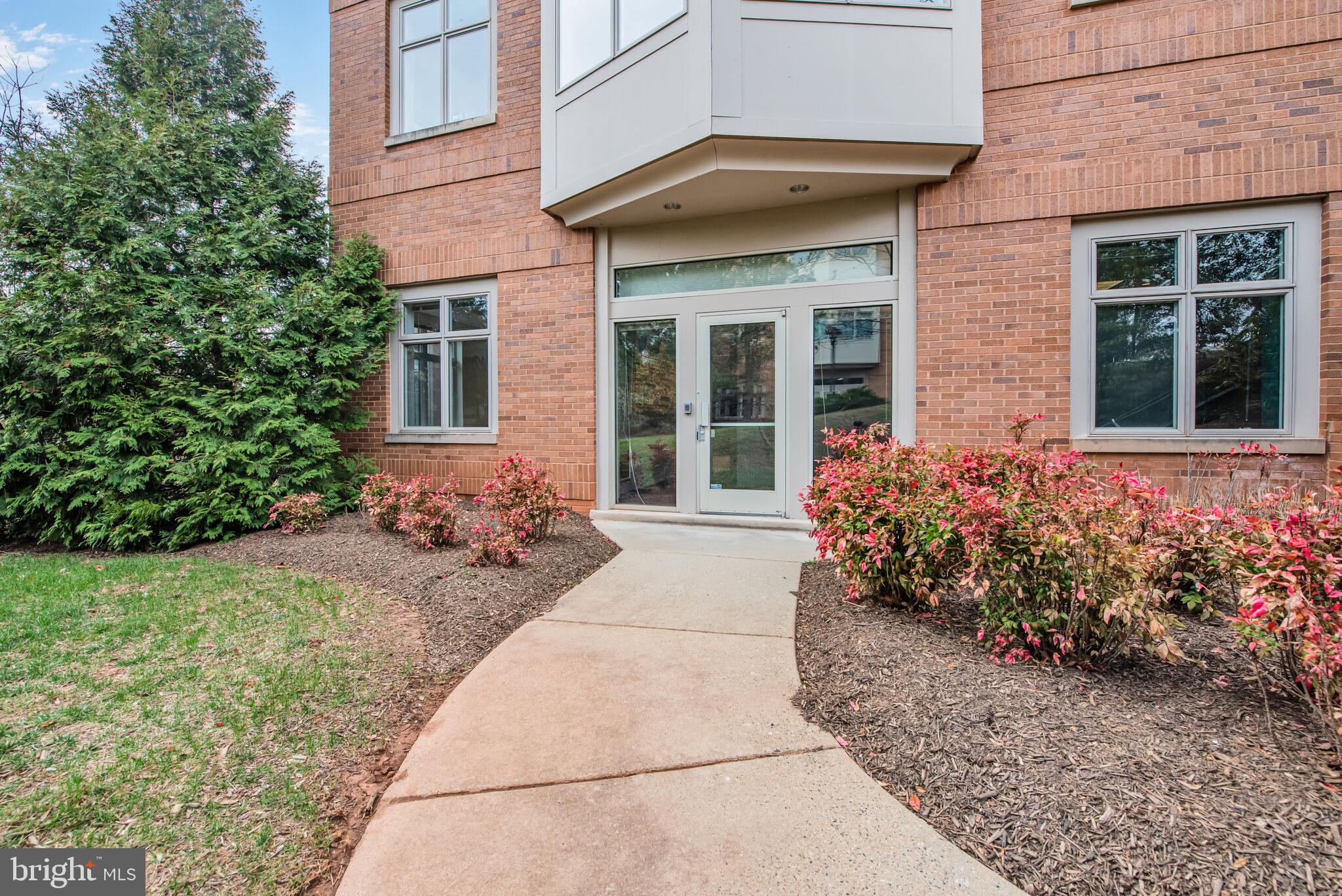 46175 Westlake WESTLAKE DRIVE 100