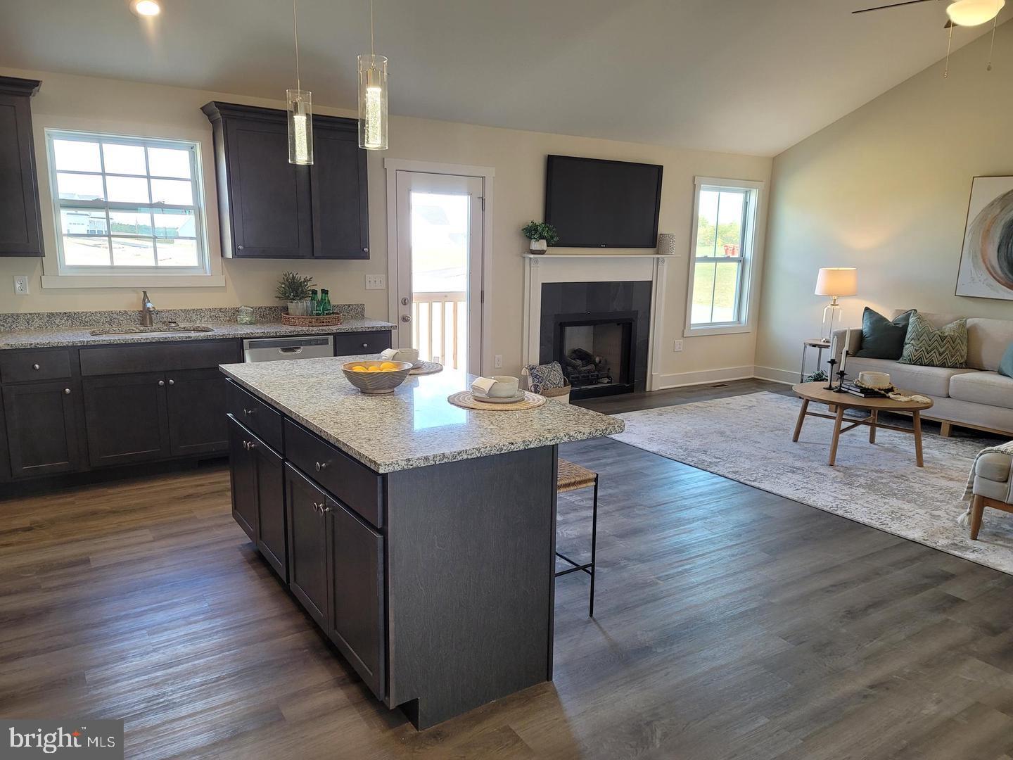 SUMMIT VIEW ESTATES - Residential