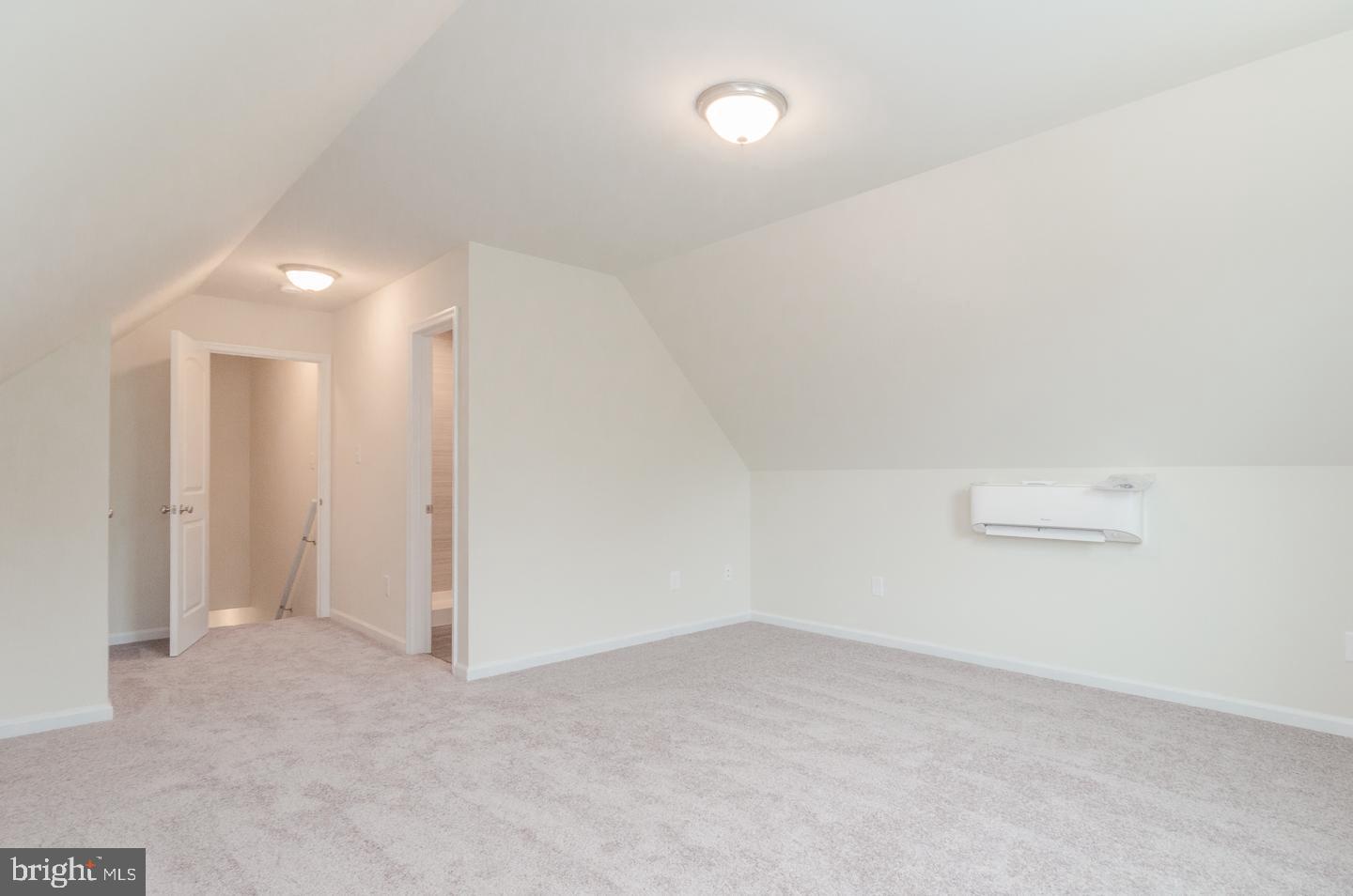 SUMMIT VIEW ESTATES - Residential