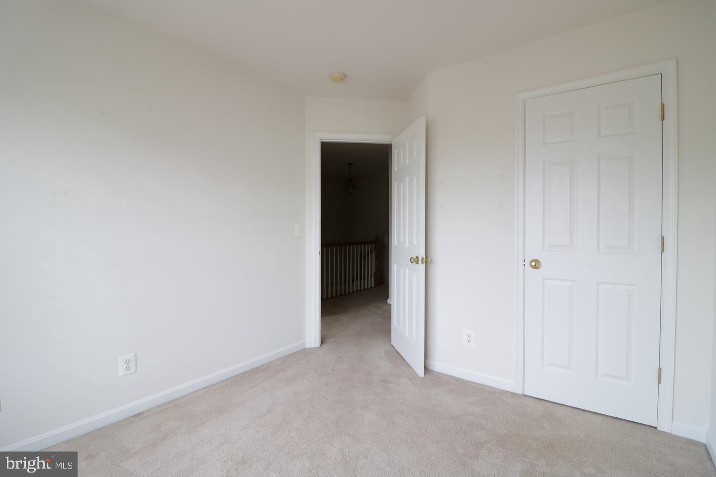 LOUDOUN PARKWAY CENTER - Residential Lease