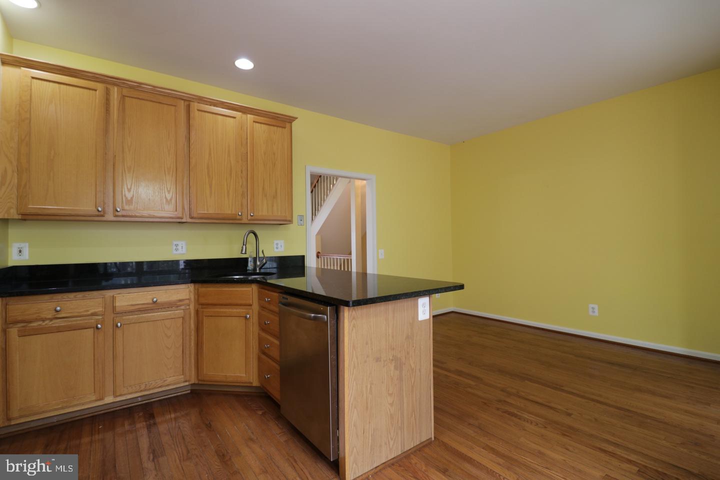 LOUDOUN PARKWAY CENTER - Residential Lease