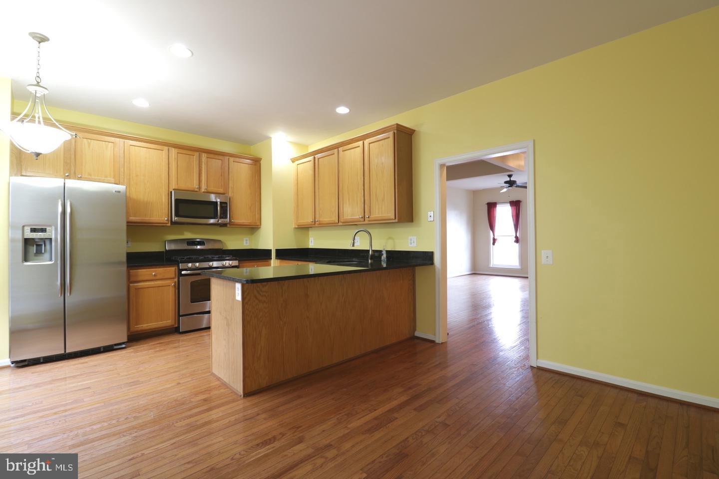 LOUDOUN PARKWAY CENTER - Residential Lease