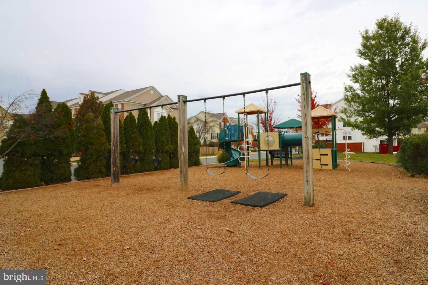 LOUDOUN PARKWAY CENTER - Residential Lease