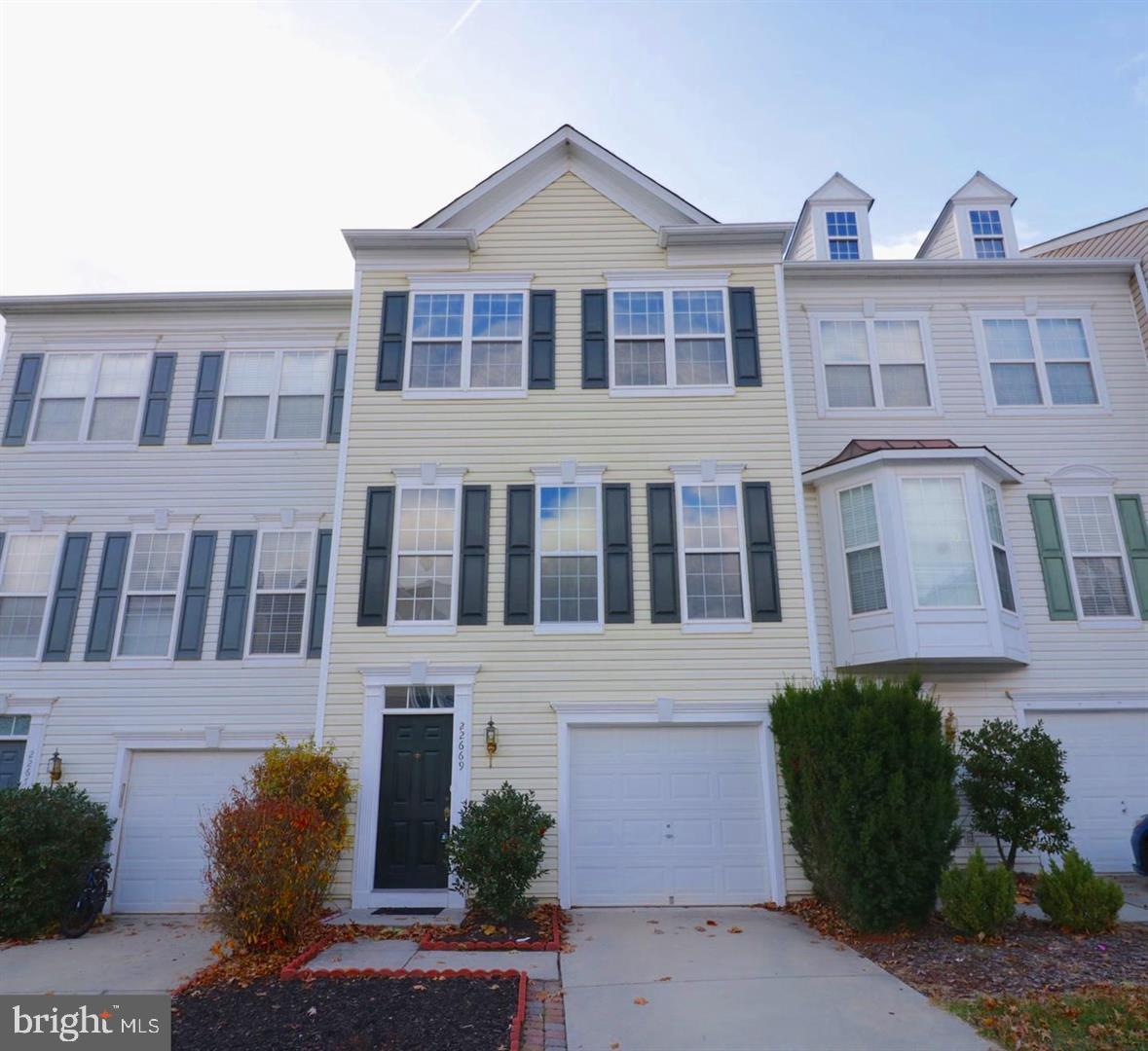 LOUDOUN PARKWAY CENTER - Residential Lease