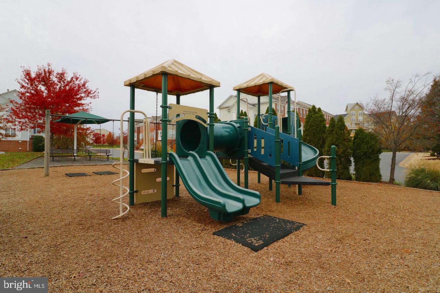 LOUDOUN PARKWAY CENTER - Residential Lease